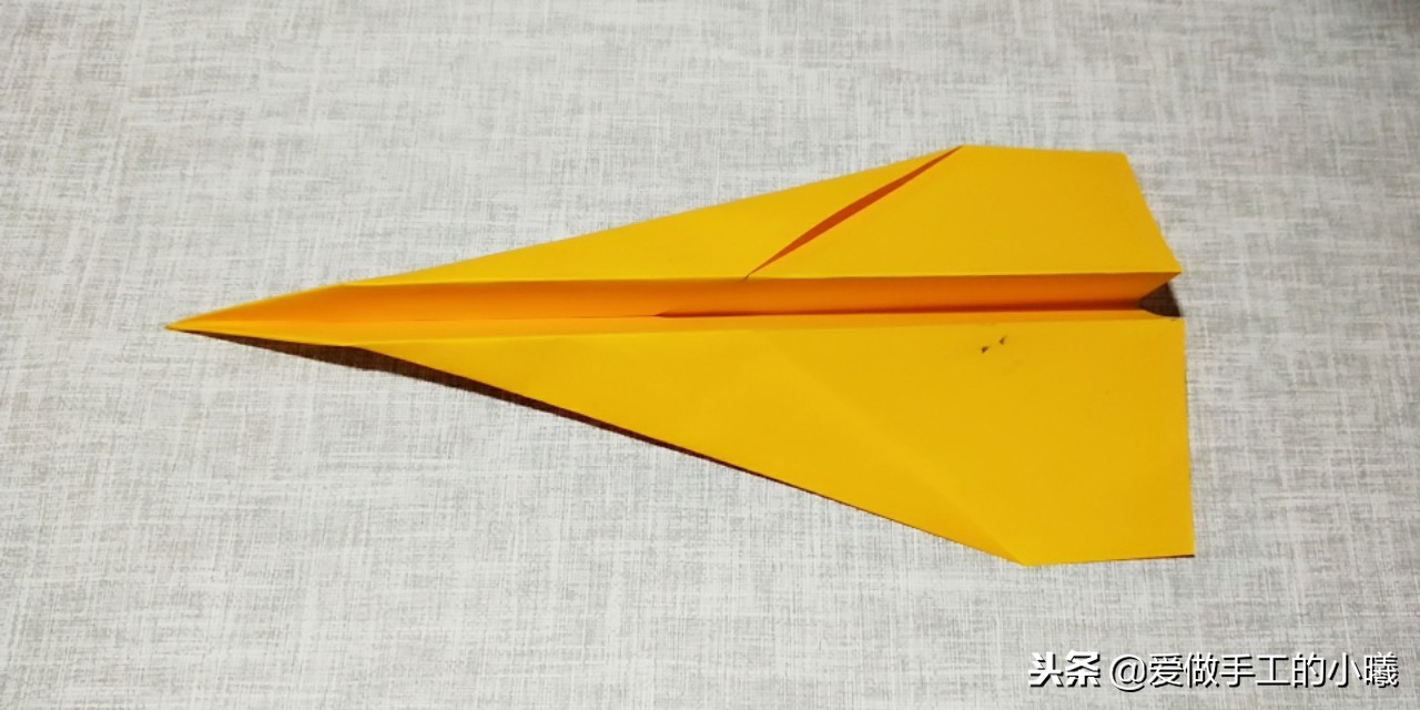 折纸教程：一张A4纸就能完成的折纸飞机，飞行能力棒棒哒