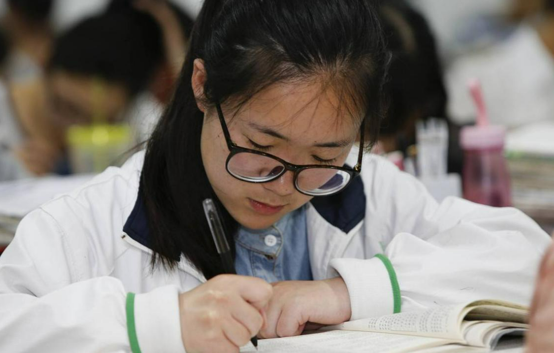 这4所大学被誉为公务员摇篮，就业前景丝毫不输985，考上就是赚到