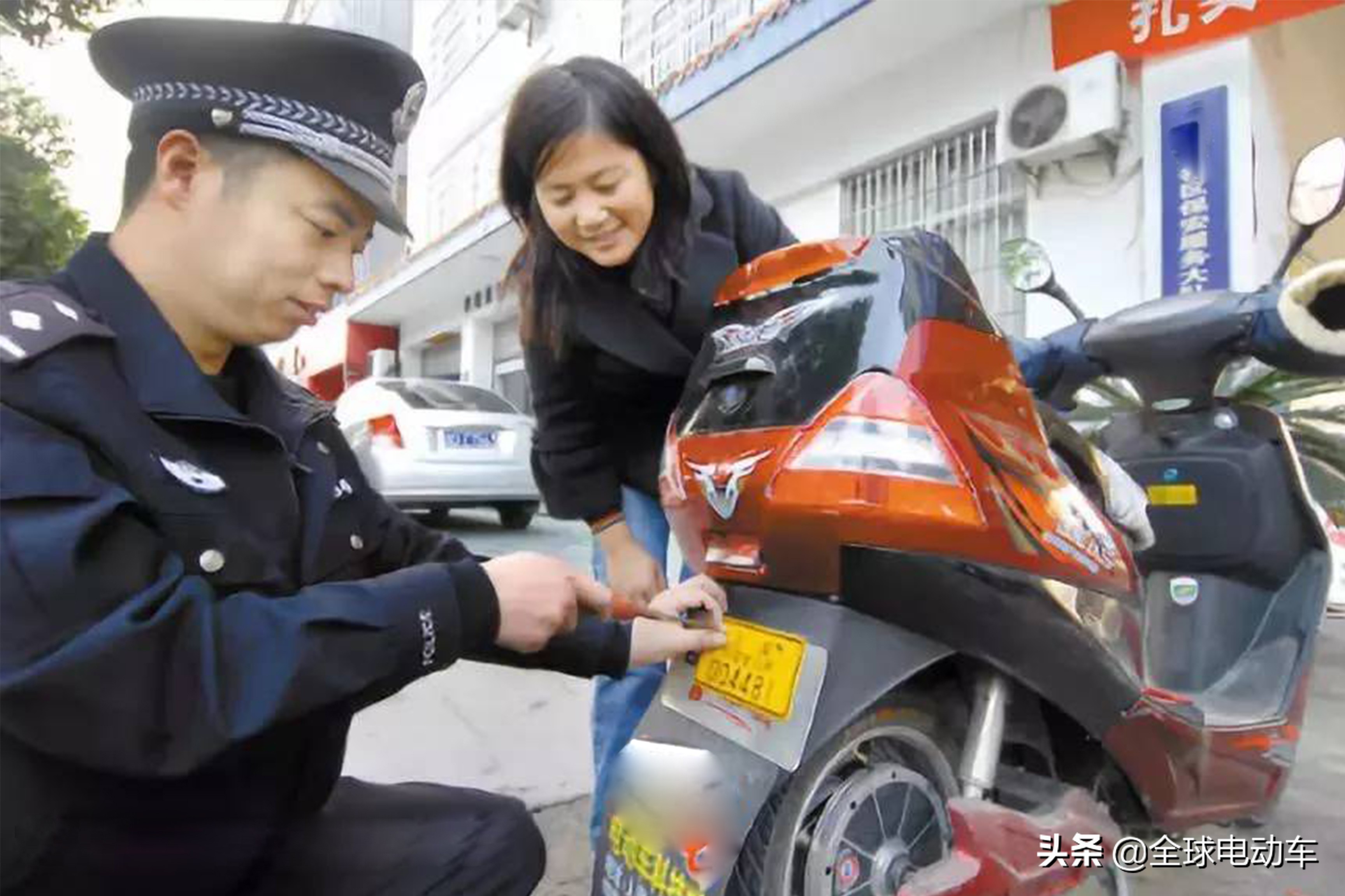 电动两轮车,三轮车,低速车,摩托车上牌,驾照,保险,一次说清