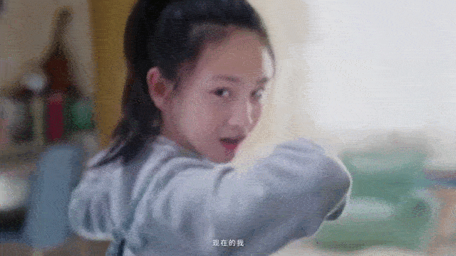 《爸爸去哪儿》里的萌娃长大了，小石头身高超过妈妈，跟爸爸同高