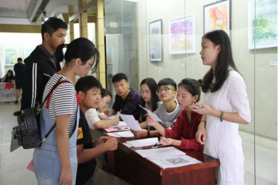 大学生入党谁说的算？和辅导员好关系还不够，大一开始就要准备