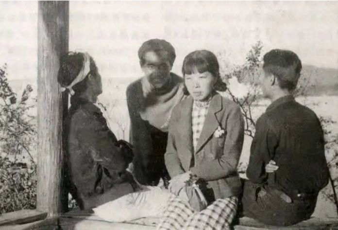 鲁迅爱徒萧红：2次怀孕被抛弃，与4个男人有纠缠，31岁悲惨离世