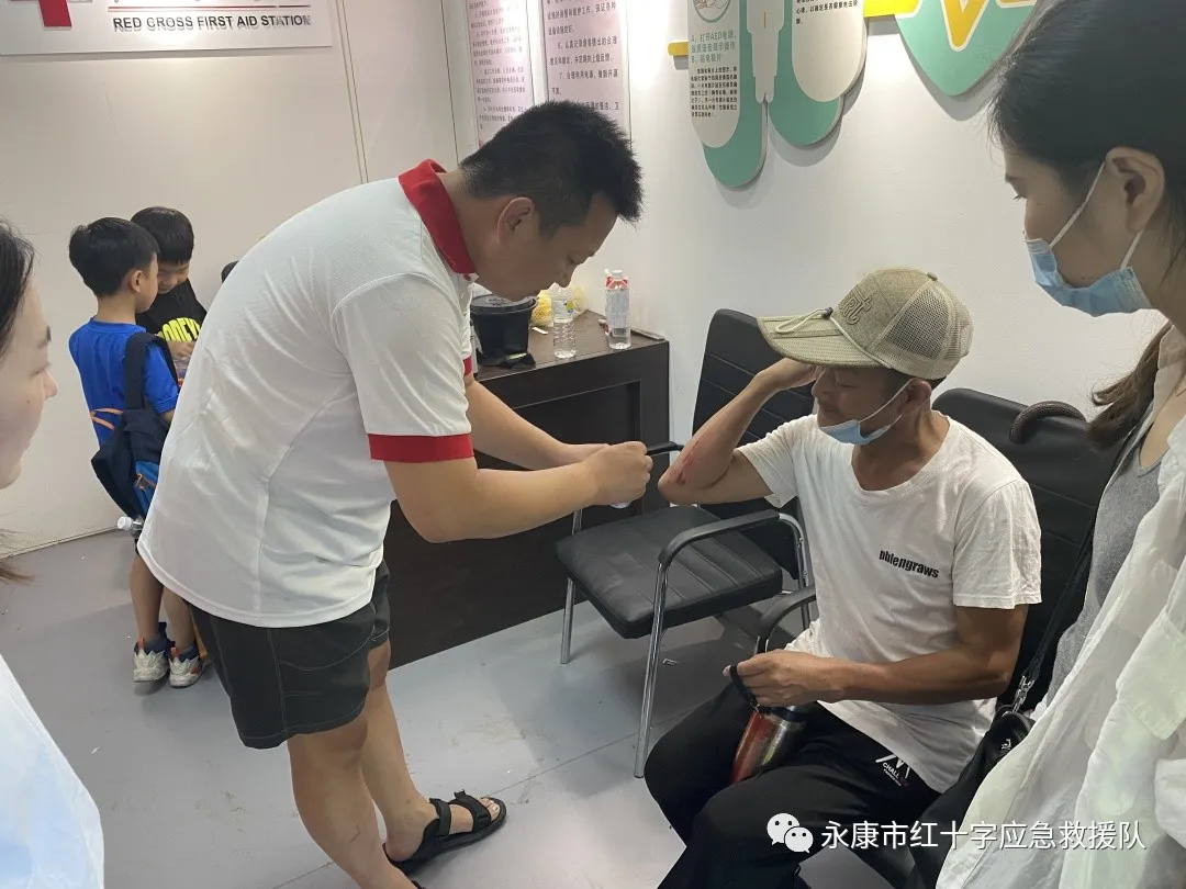 赞!国庆假期志愿服务不打烊