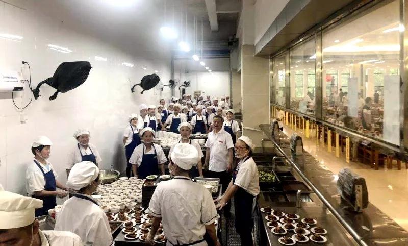 坐拥6站地铁，36个食堂！2019高考志愿填报，来华中科技大学就对了！