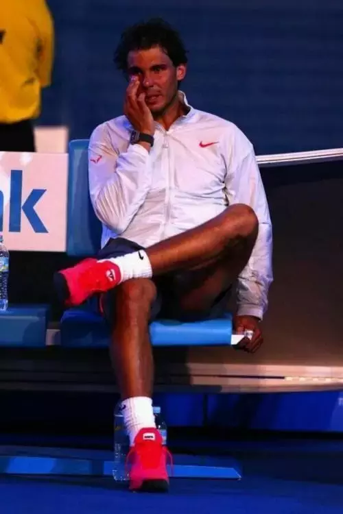 2009澳网男单决赛(四巨头在大满贯落败后落泪动情瞬间，哪一个曾是你心碎时刻？)