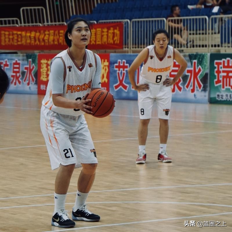 为什么nba球衣没有对徽(不输NBA的设计！这套球衣这么美，却从未登上WCBA舞台)