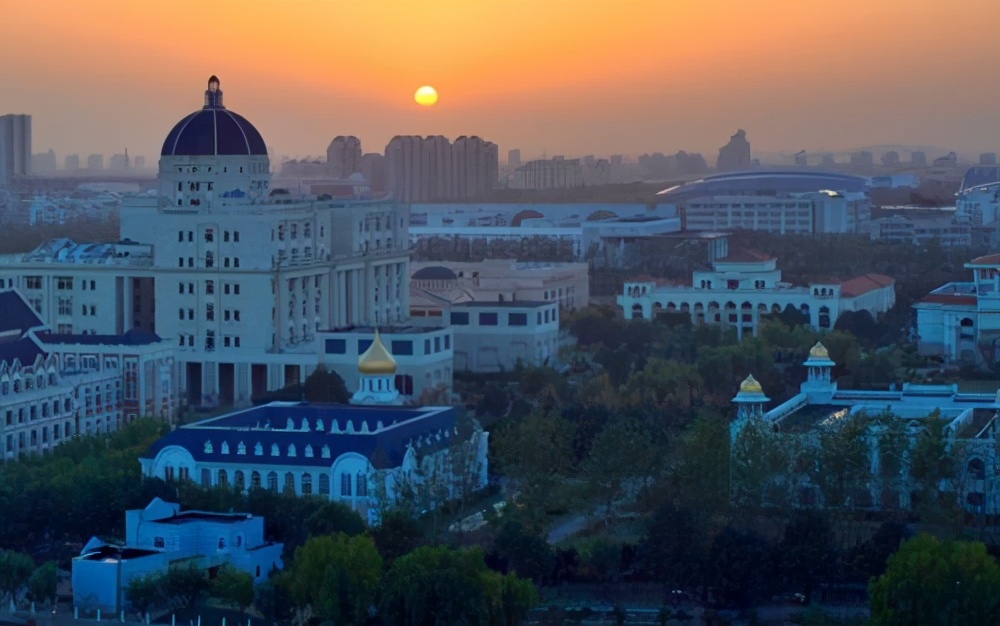 坐拥全国第一、中国首个！上海这所高校还走出央视记者、外交官等名人！