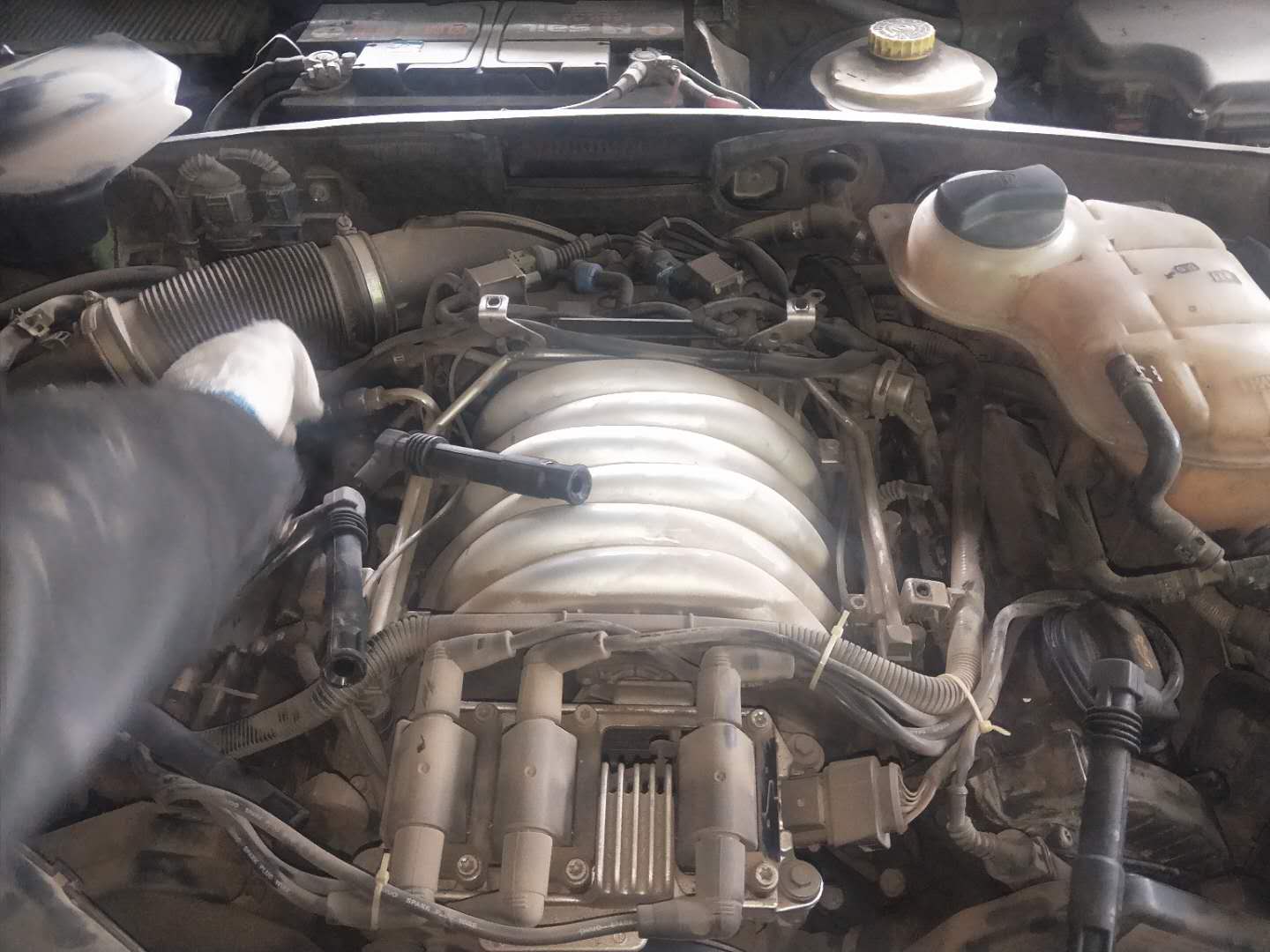 奥迪2.8V6发动机故障一大堆，最吓人的是差点把发动机甩出去