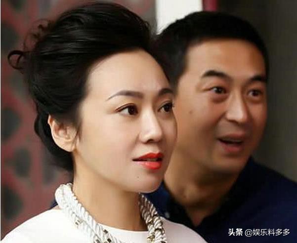 张嘉译妻子辟谣离婚 张嘉译王海燕离婚背后真相太惊人