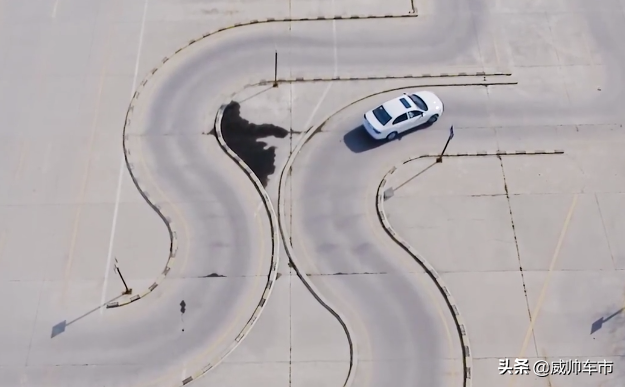 科二曲线行驶与直角转弯详解，按这个来准没错