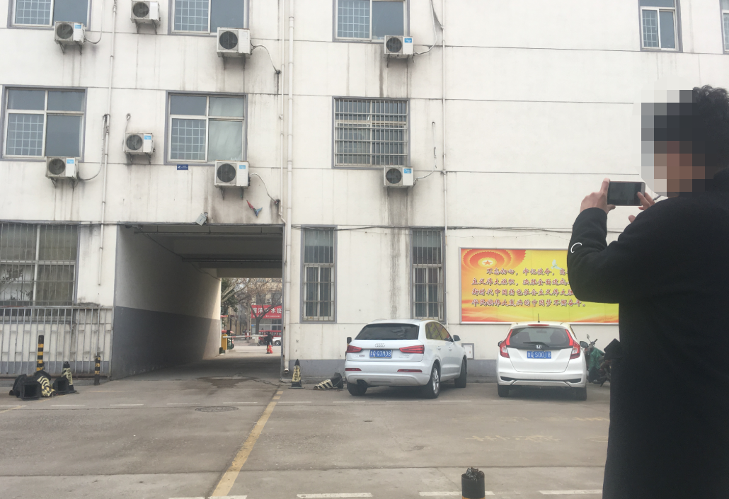 杨永信的临沂戒网瘾中心关闭：各出口大门敞开，防盗门少了，看守没了，墙上“戒网瘾”字样全部删除