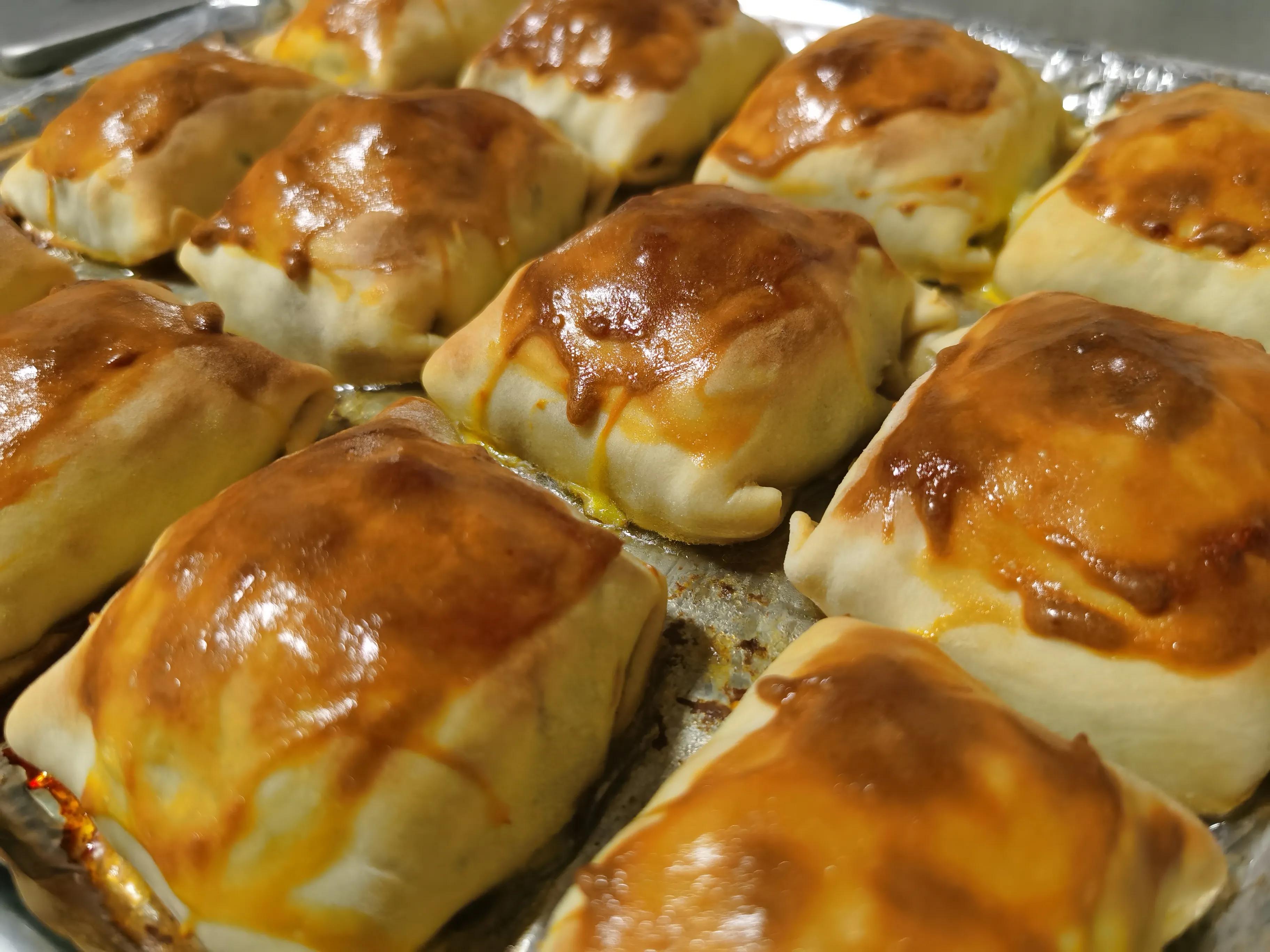 正宗新疆烤包子的做法用电烤箱也可以做出美味的新疆烤包子