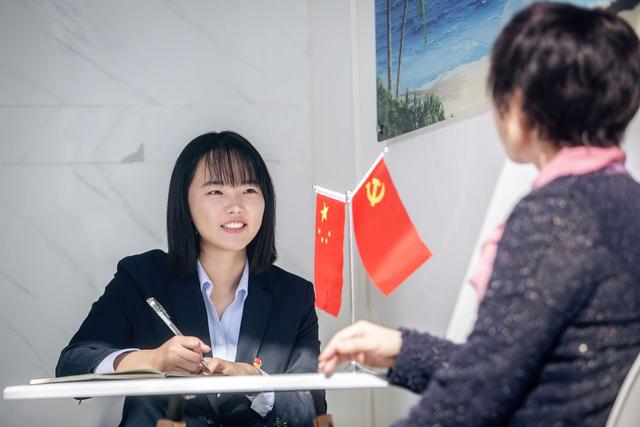 大学入团（大学生入党）