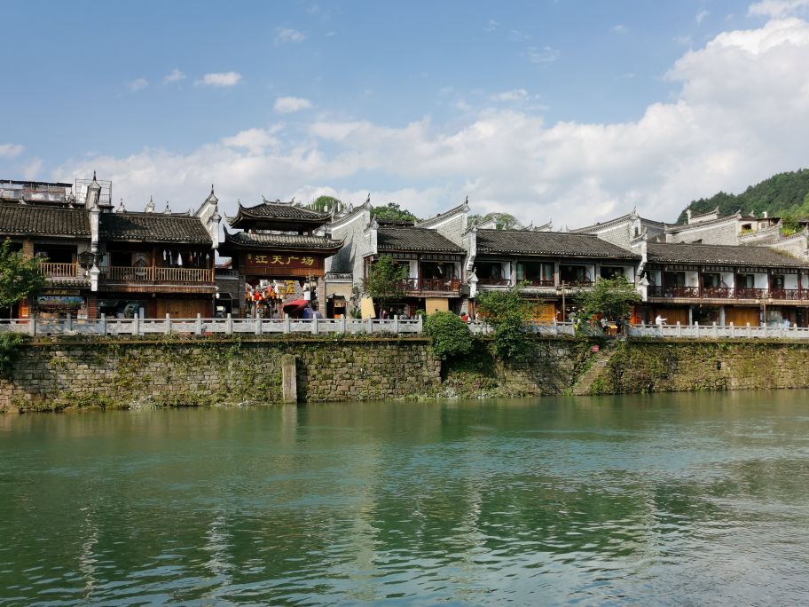 读你千遍 不如一见 2021凤凰古城自由行实时攻略