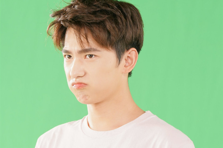 洪剑涛才是初代军艺校草？深入人心的钱掌柜，差点出演“贾宝玉”