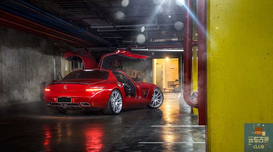 一辆具有“赛车血统”的超跑！奔驰SLS AMG！