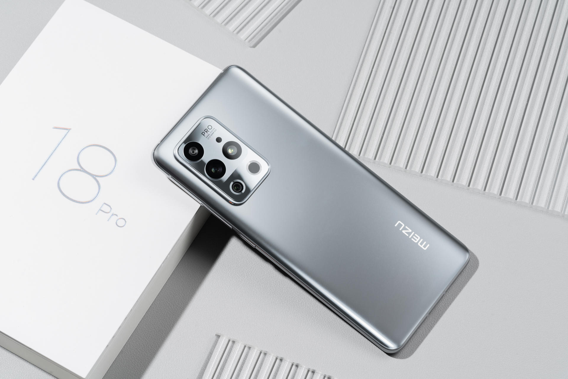 一部手机用5年？也不是不可以，目前这三款高端手机给你答案