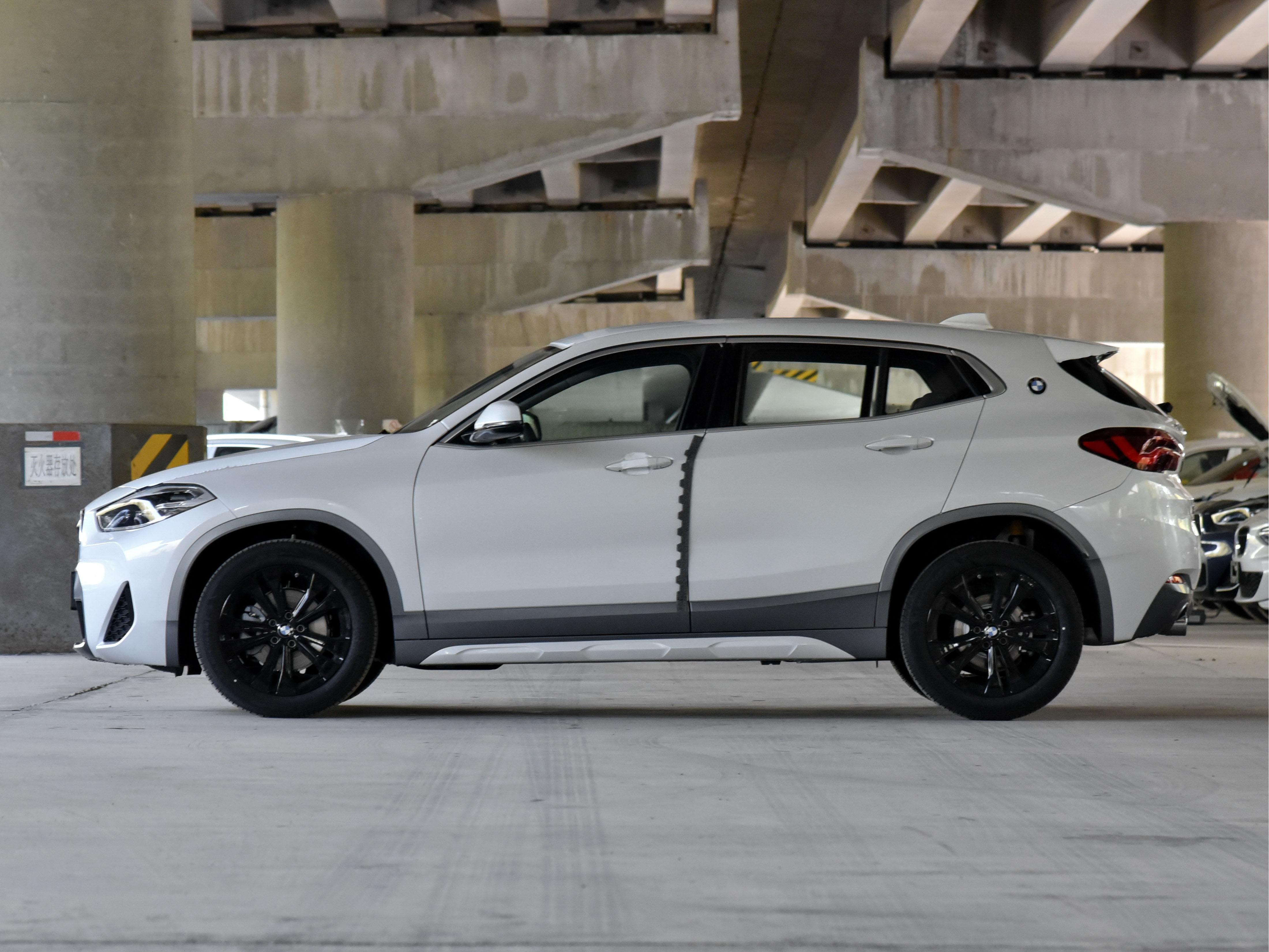 价格不贵的宝马suv,油耗低而且配置实用,带你看宝马x2