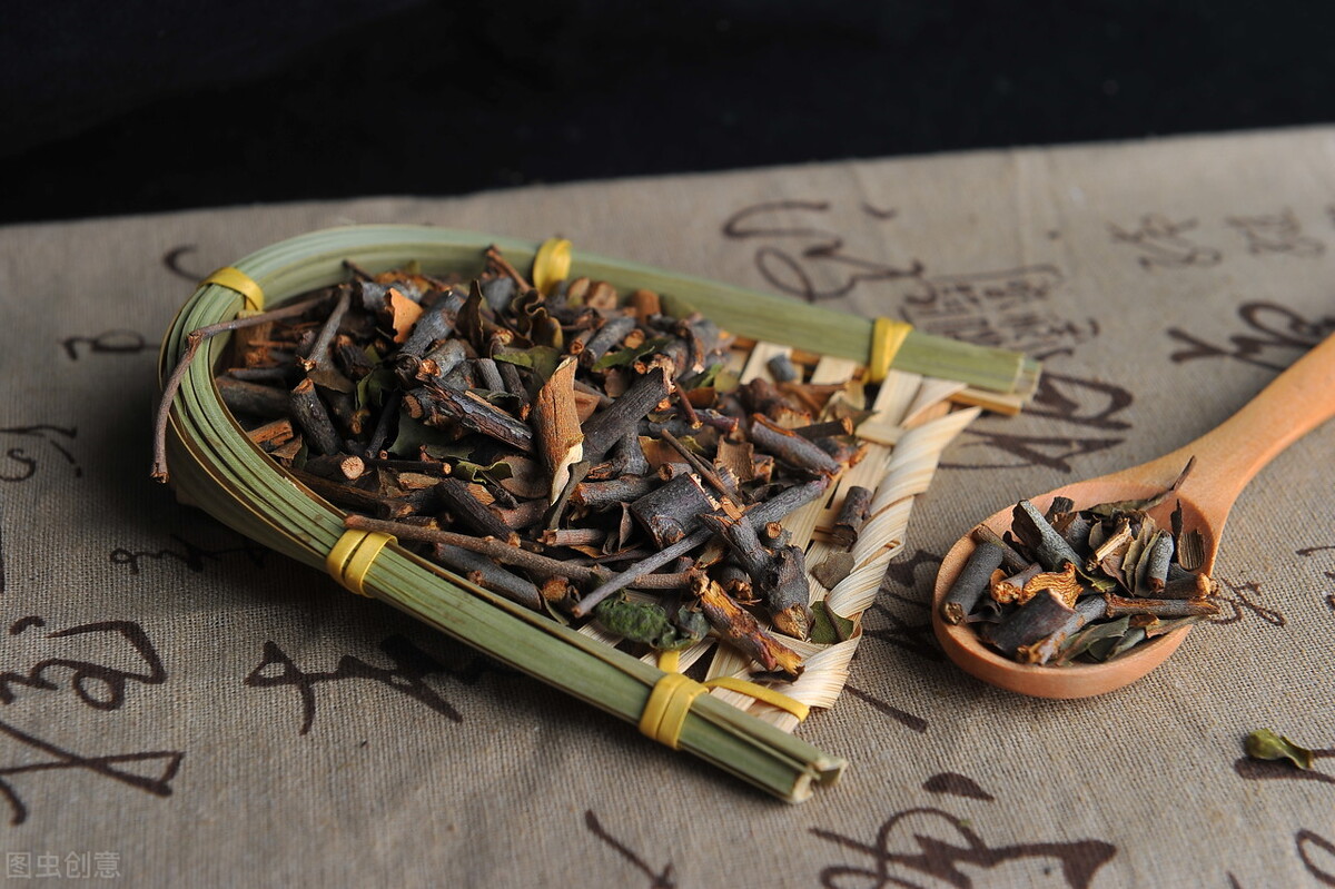 补肝肾,强筋骨:桑寄生,杜仲,牛膝