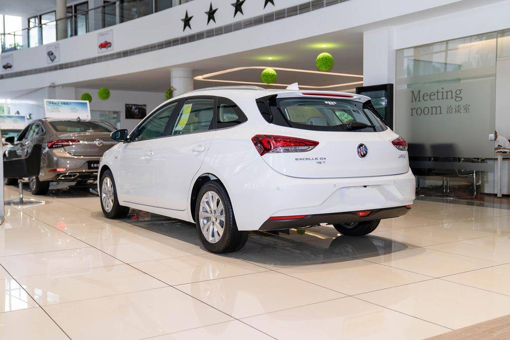 以excelle gx之名进行量产的阅朗,其本质上就是英朗的旅行版,由此英朗