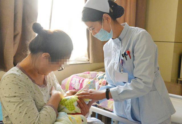 大学生生孩子（女大学生半夜在宿舍产子）