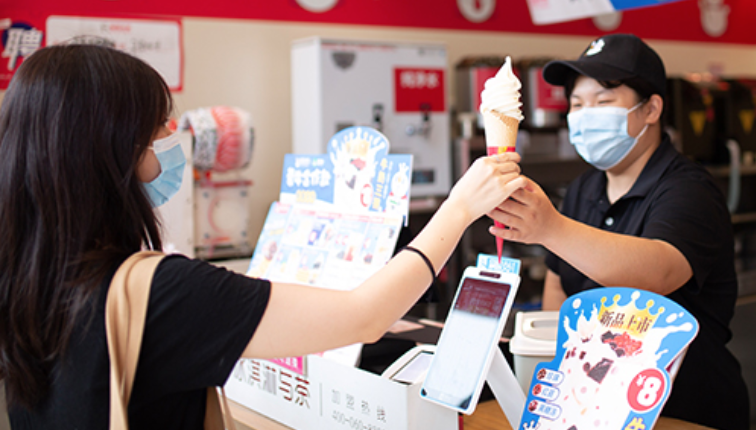 蜜雪冰城道歉背后，加盟商不赚钱，2万门店扩张“后遗症”显现