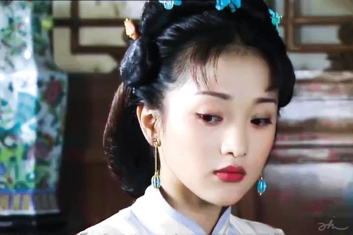 7位有欧式双眼皮的中国女星，眼窝天生深邃艳丽，个个都是大美人