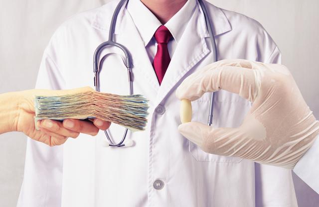 同一种病，换家医院就得重新做一次CT，医生真的是为挣钱吗？
