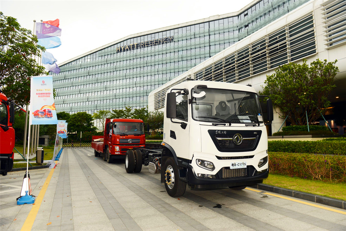 深圳东风商用车国六新品团购会火热进行，现场订车557辆创佳绩