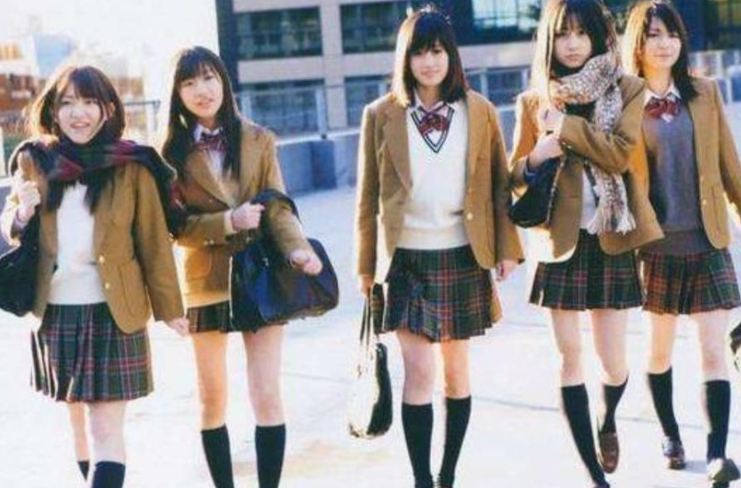 日本一男子，亲手养大的宠物猪做成烤乳猪，网友：太残忍了
