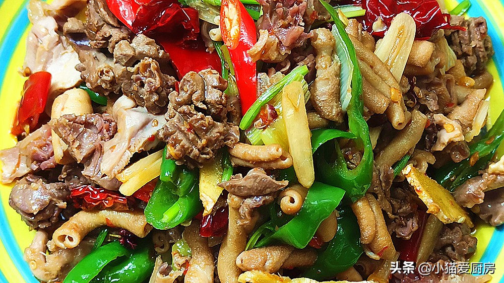 鸡杂试试这样炒来吃，口感脆嫩一点不老，味道香辣好吃，特下饭