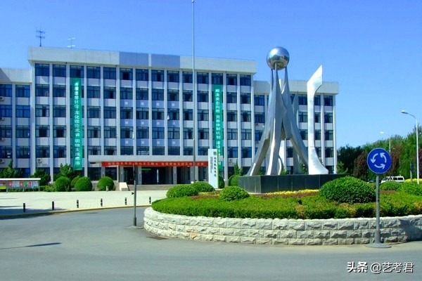 北京服装学院：6个二级学院15个专业招录美术类艺考生