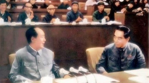 华国锋拿出国民党战犯名单，指出13人不可特赦，毛主席：都放了