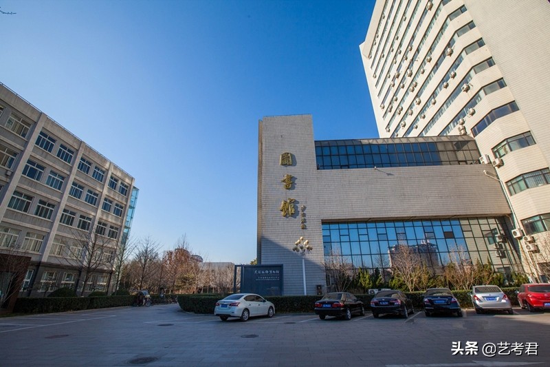 北京服装学院：6个二级学院15个专业招录美术类艺考生