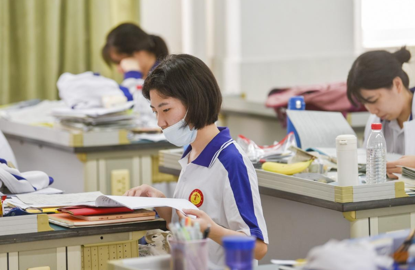 高考又迎来新变化，“一二三本”将要被取消，中等学生福利来了