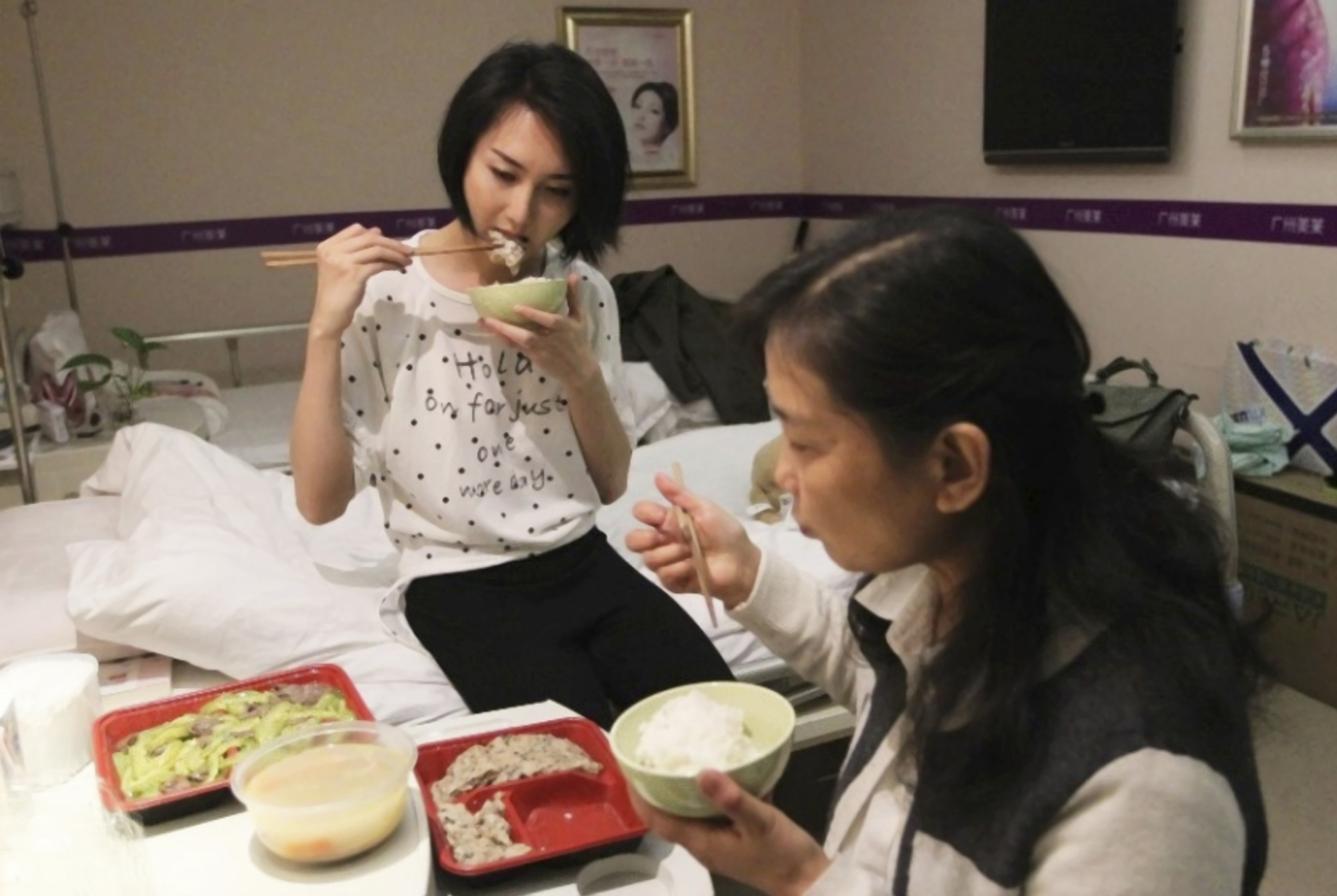 背母上学的男孩压力释放后选择变性，6年过去了，活出了自我风采