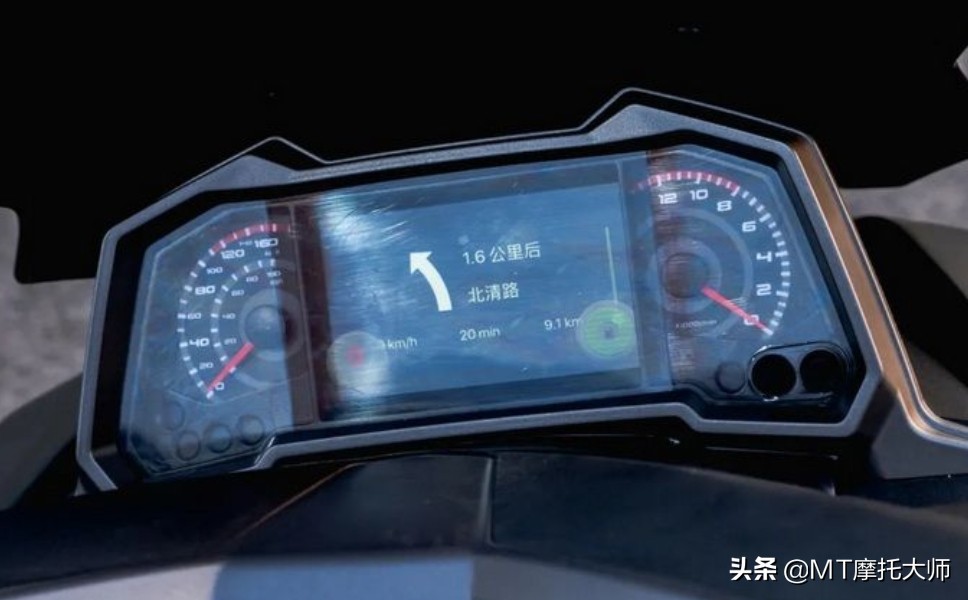 百公里加速9秒！解析龙嘉VMAXie 300：纯正进口动力，售价2万多