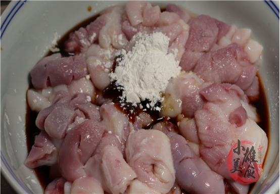 花肠很脆很好吃，可惜很多人不懂怎么做，不要焯水，出锅香脆可口