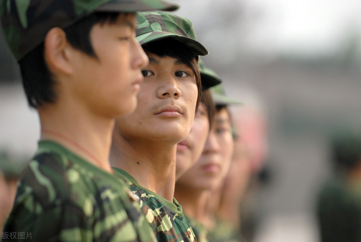选择中专学校，我只推荐实施军事化管理的那家，错不了