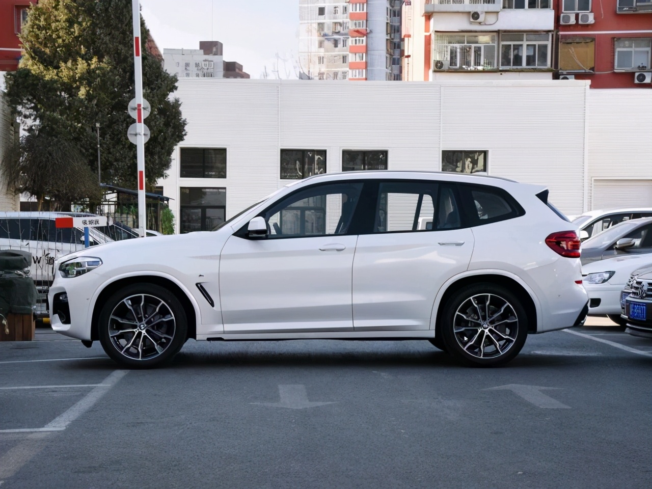沃尔沃xc60 宝马x3（沃尔沃xc60新款30.40万）