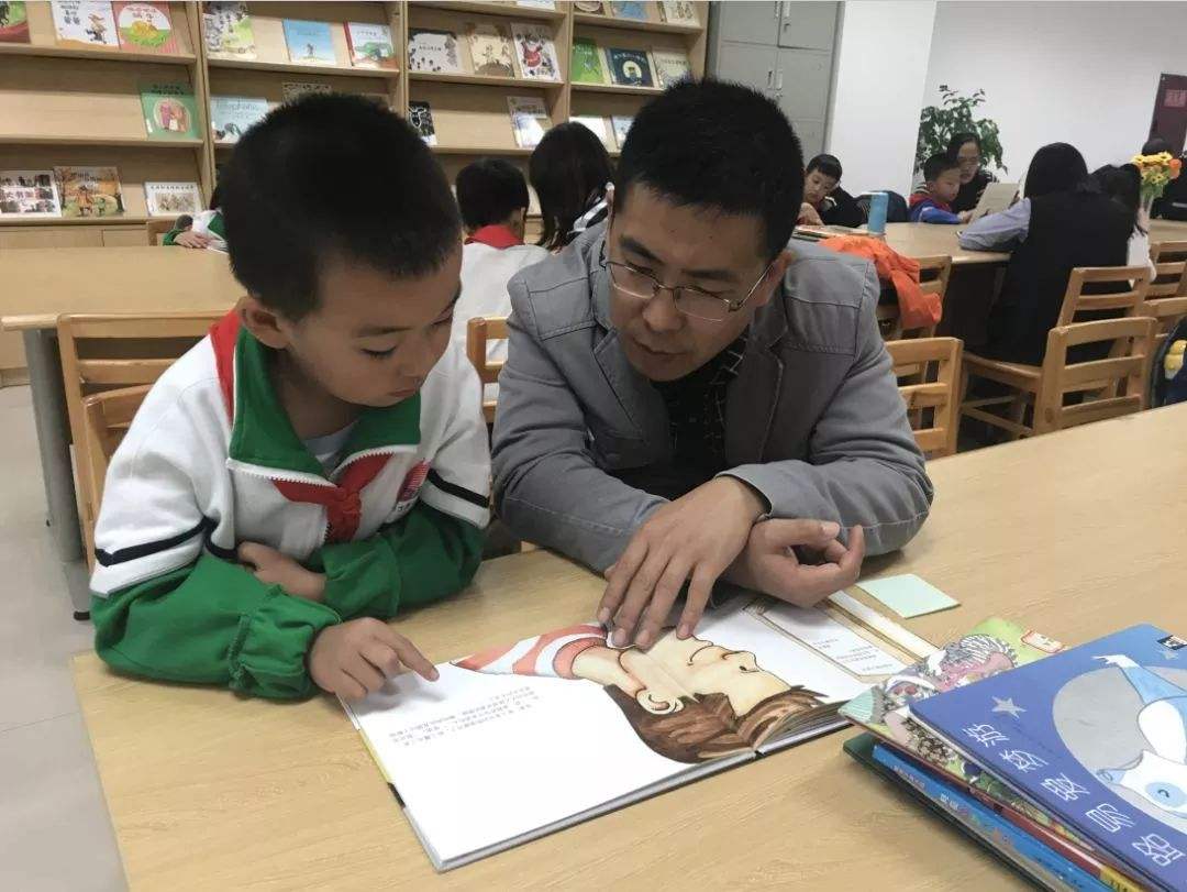 父母留给孩子最好的礼物是什么（父母送什么礼物给孩子才有意义呢）