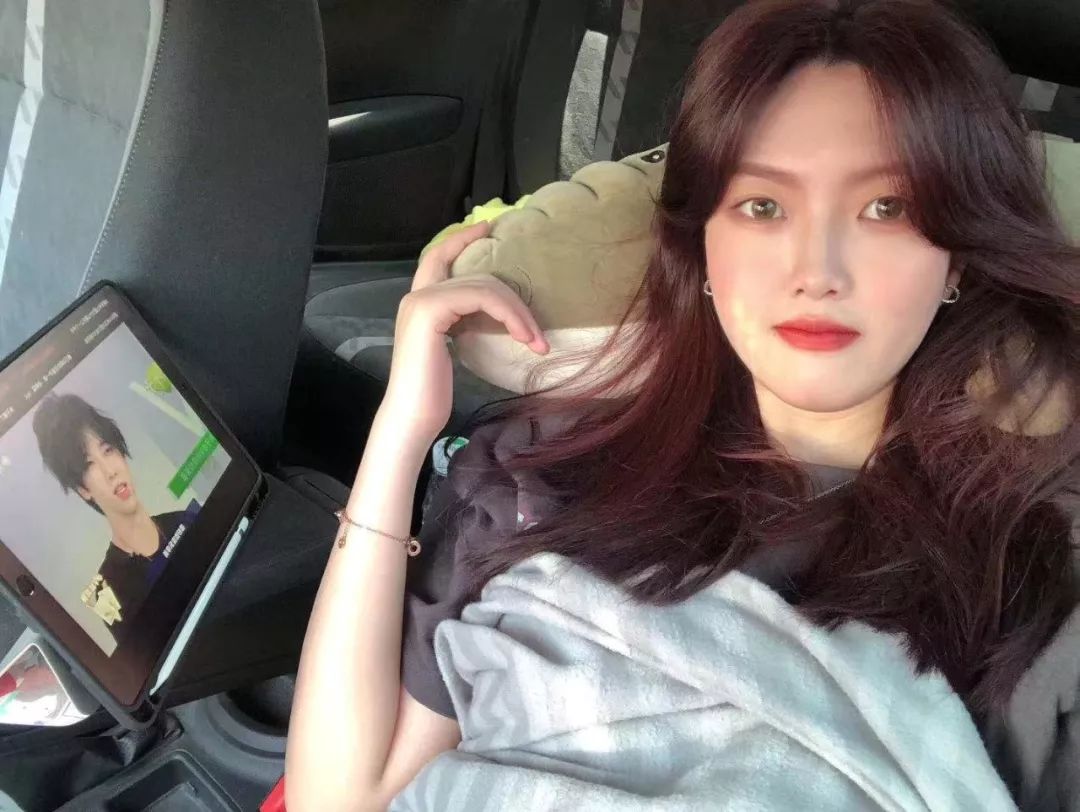 最近好看的人都在染这些发色！在家就能染