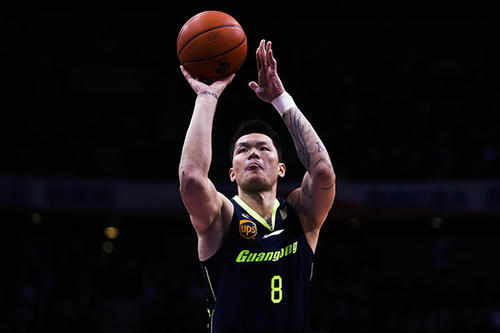 为什么nba球星拒绝男篮(当年朱芳雨为何拒绝NBA合同？其实不是没有实力)