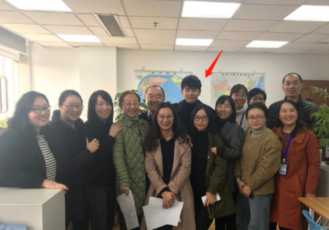 张杰在上海大学任教，网友对他的学历产生质疑，校方给出回应