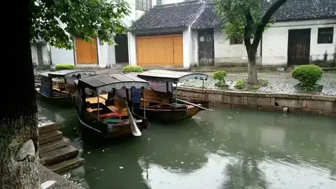 寻一处静谧，赶一场春雨