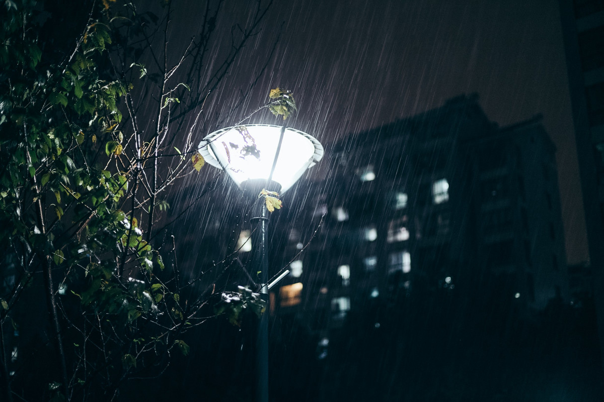 原创:十月,阴雨绵绵