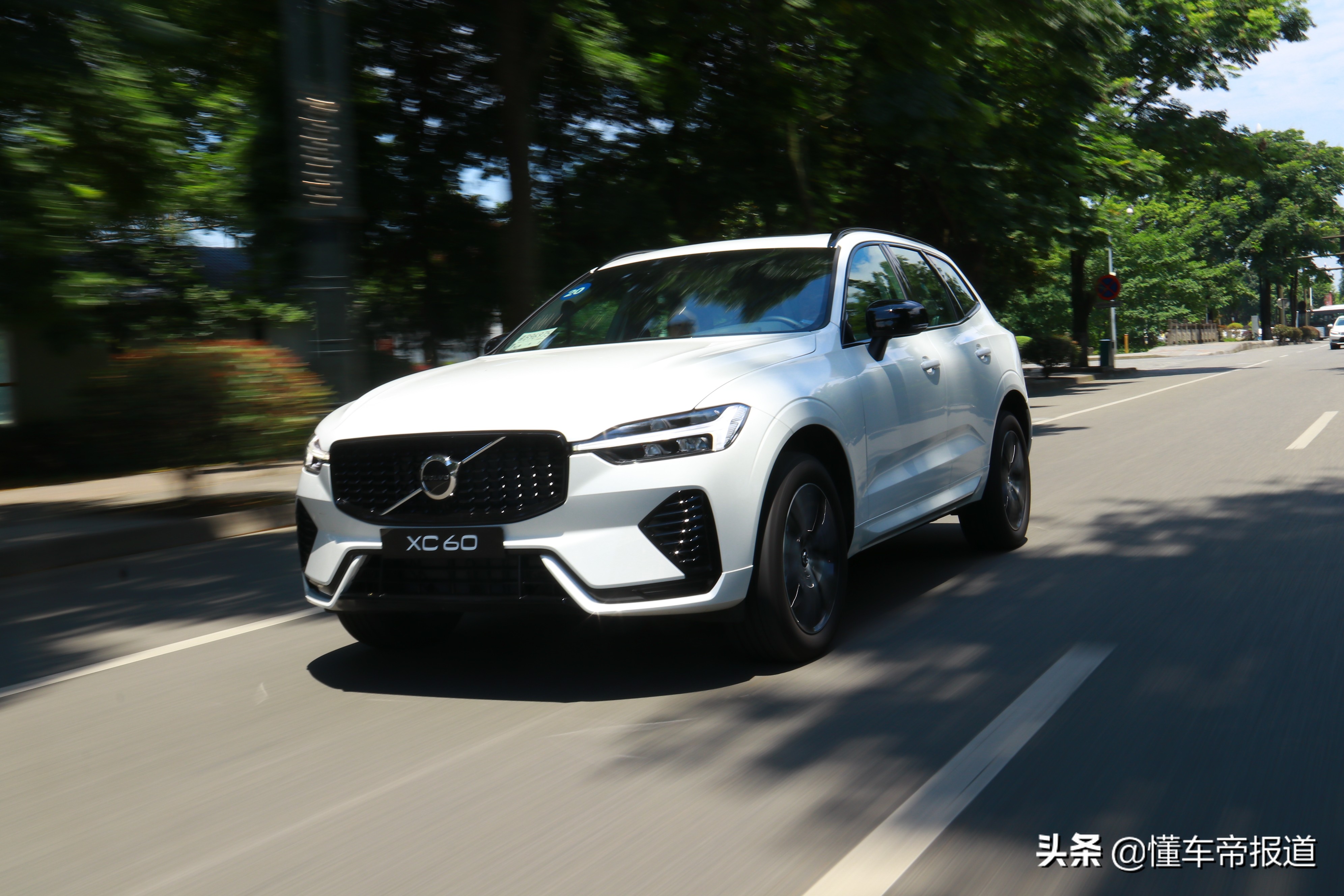 新车｜行驶质感提升，交互系统更人性化！试驾新款沃尔沃XC60