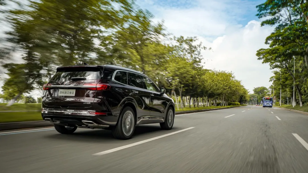 2.0T+9AT，合资旗舰SUV内饰质感完全不输豪车，“官降”2万超值