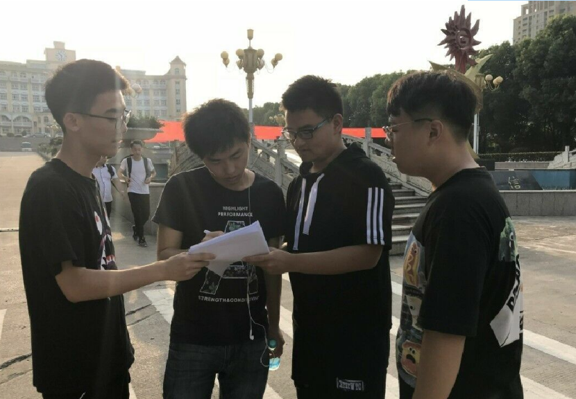 那么喜欢打工还上什么大学，大学生兼职惹争议，兼职到底值不值？