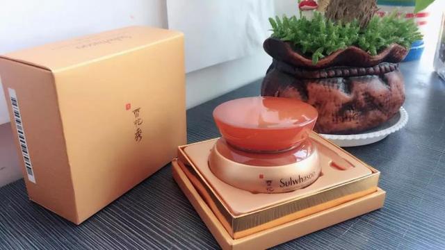 面霜排行榜推荐：这些清爽补水保湿面霜，哪款才是真正的实力派？